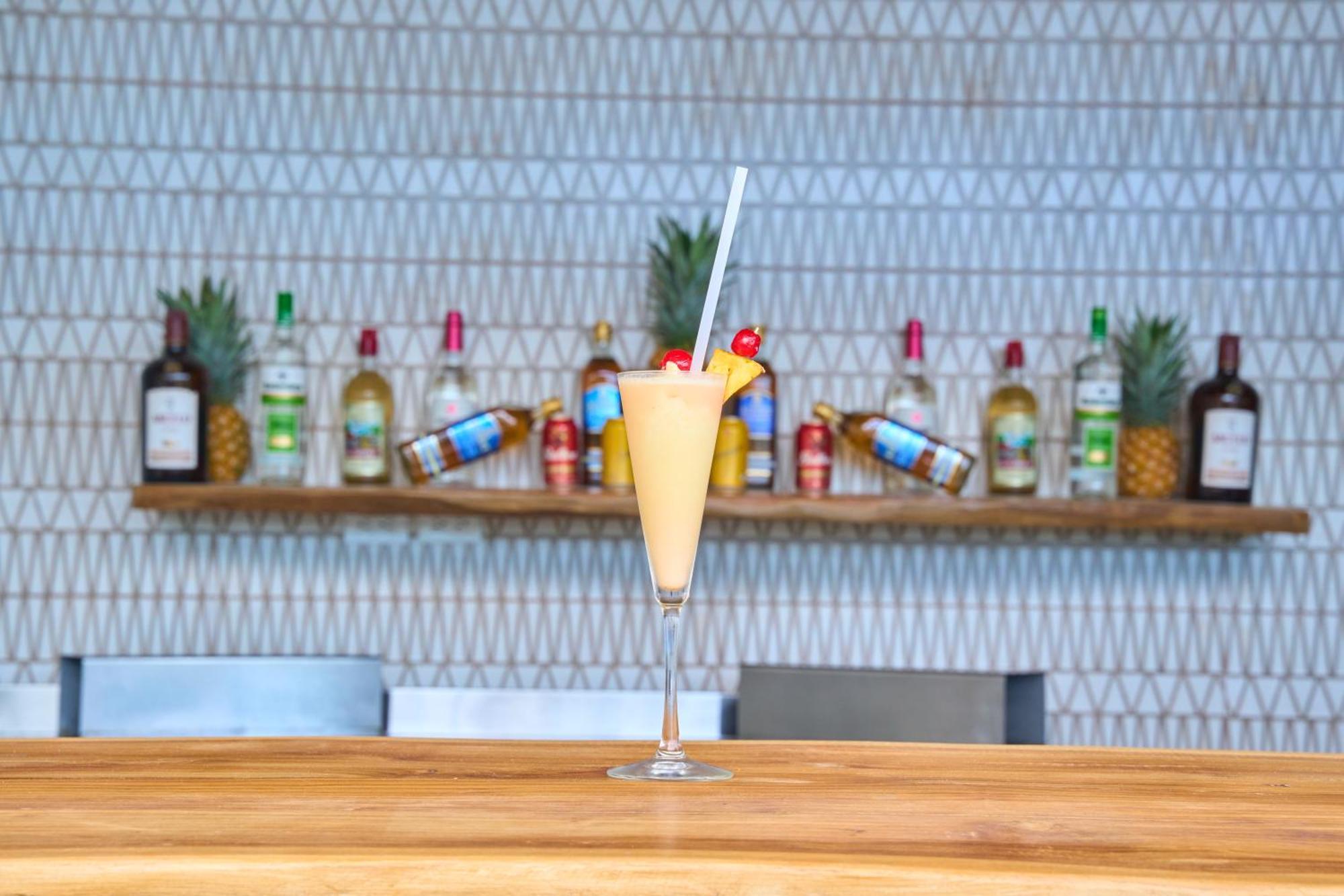 ホテル Gran Evenia Bijao サンタ・クララ エクステリア 写真 A Piña colada