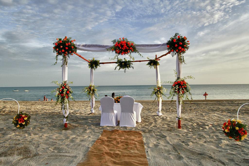 ホテル Gran Evenia Bijao サンタ・クララ エクステリア 写真 A beach wedding