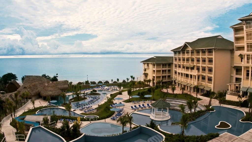 ホテル Gran Evenia Bijao サンタ・クララ エクステリア 写真 The resort's main pool